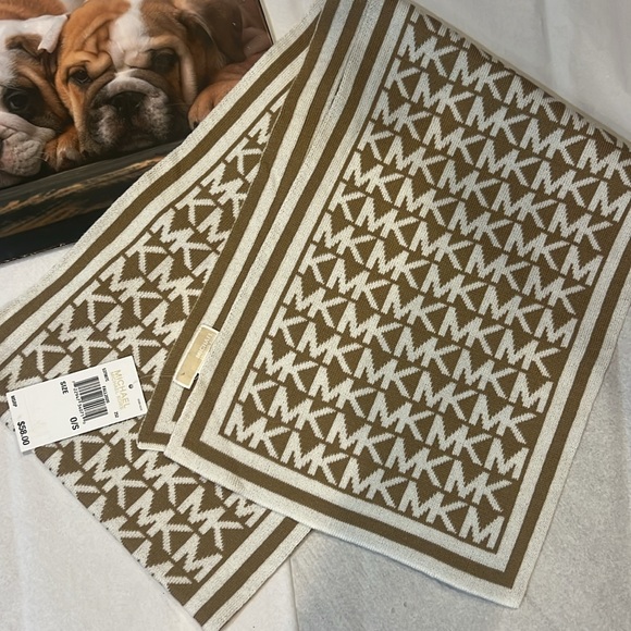 Michael Kors Scarf - Picture 2 of 3